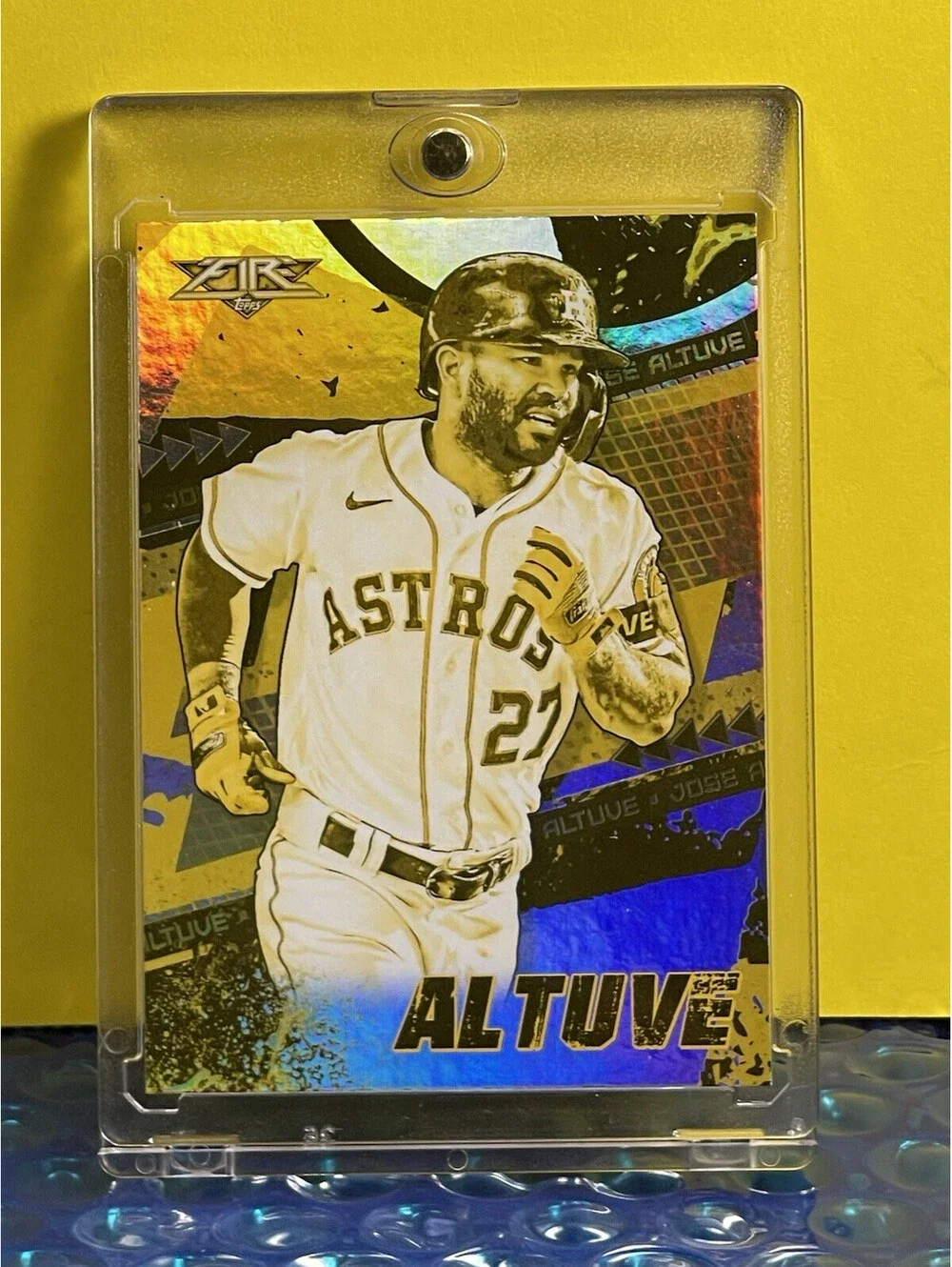JOSE ALTUVE 2022 TOPPS FIRE GOLD MINTED Investment Card W Case